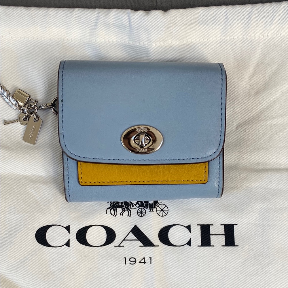 Coach colorblock Turnlock wallet in Coneflower